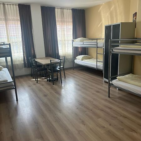 Low Budget Hostel Мюнхен Екстериор снимка
