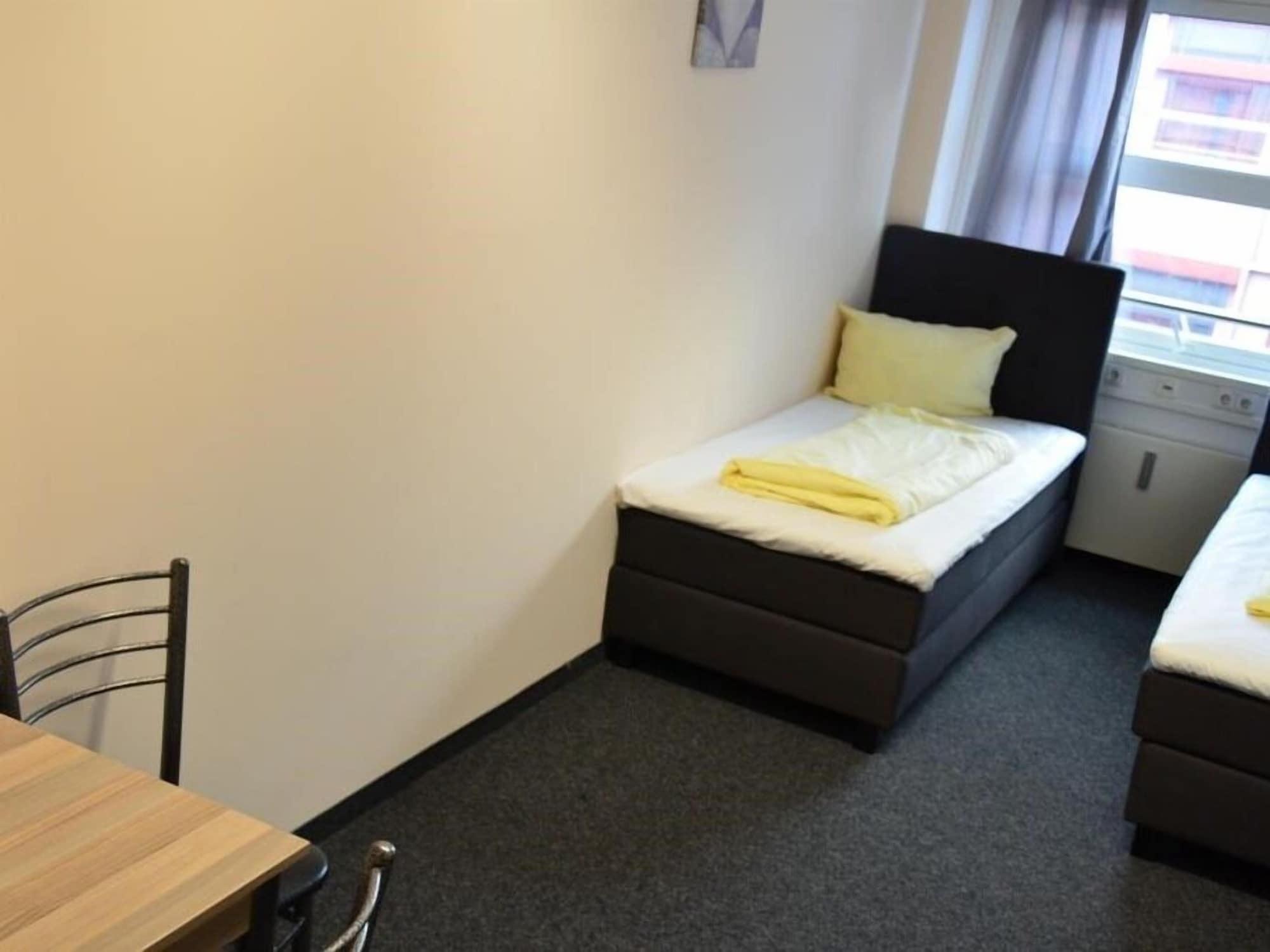 Low Budget Hostel Мюнхен Екстериор снимка