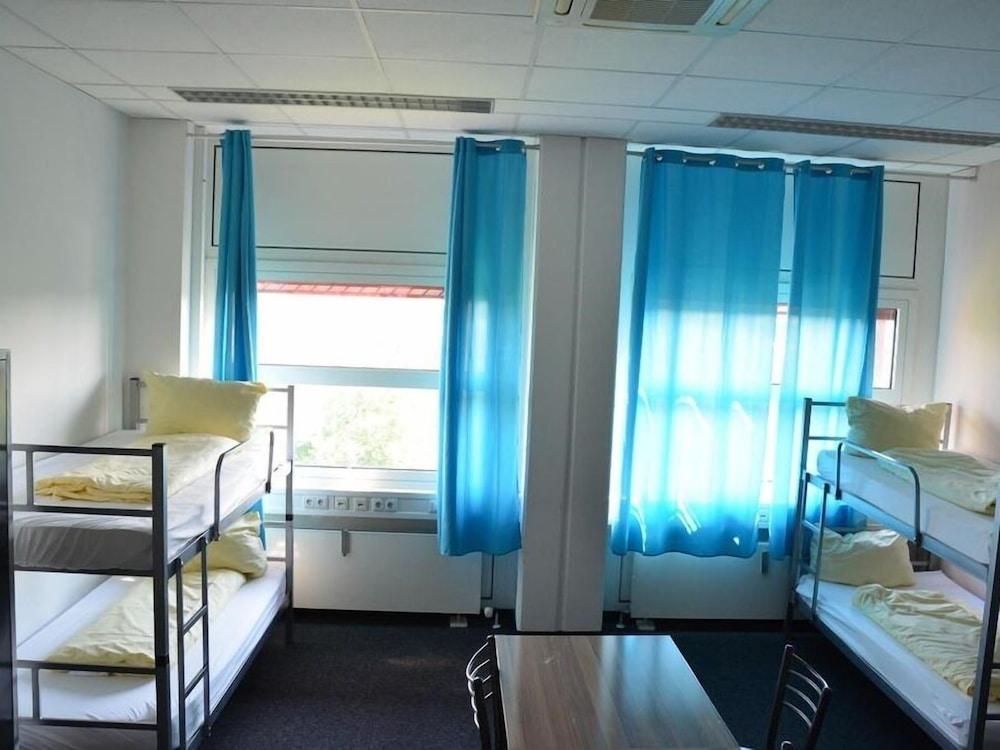 Low Budget Hostel Мюнхен Екстериор снимка