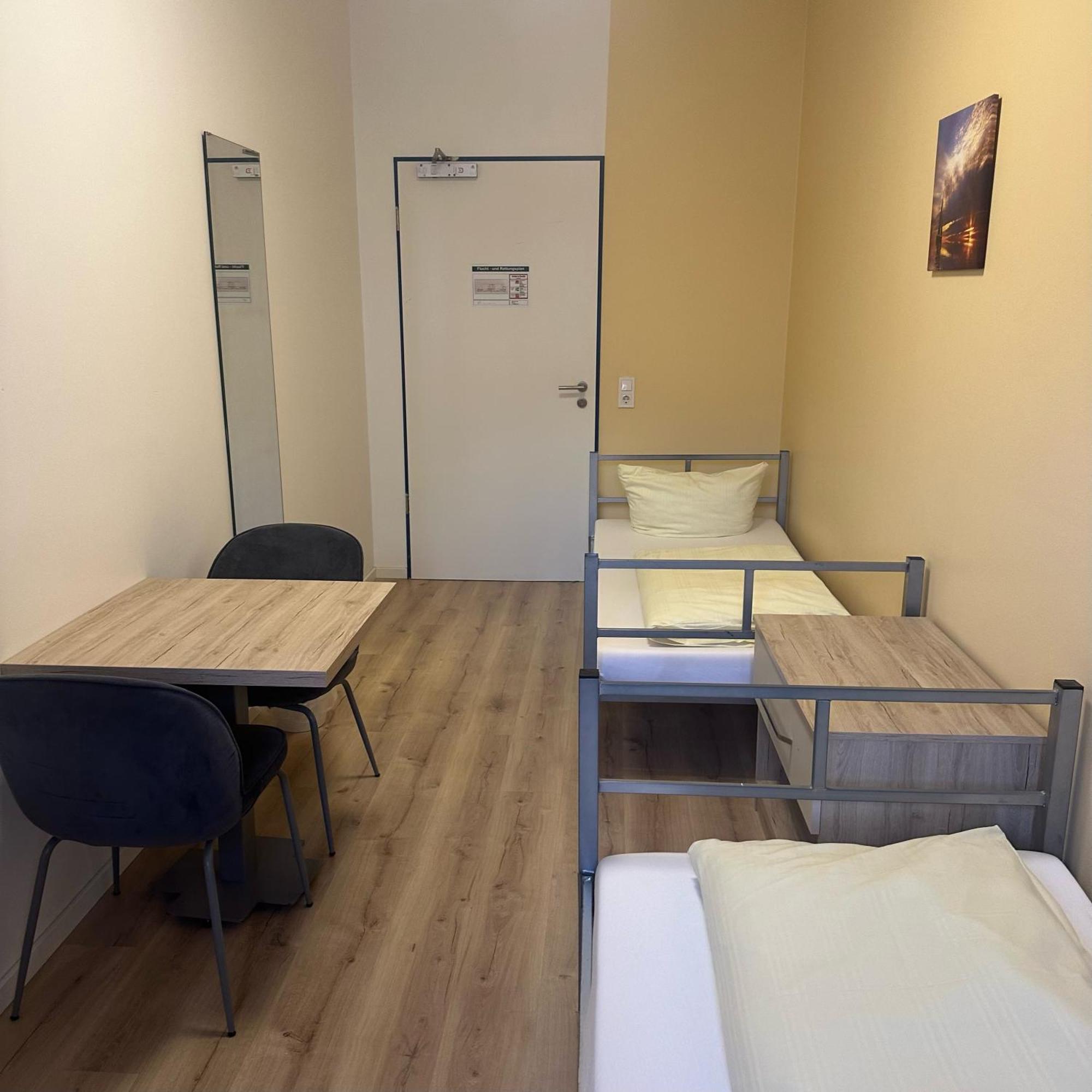 Low Budget Hostel Мюнхен Екстериор снимка