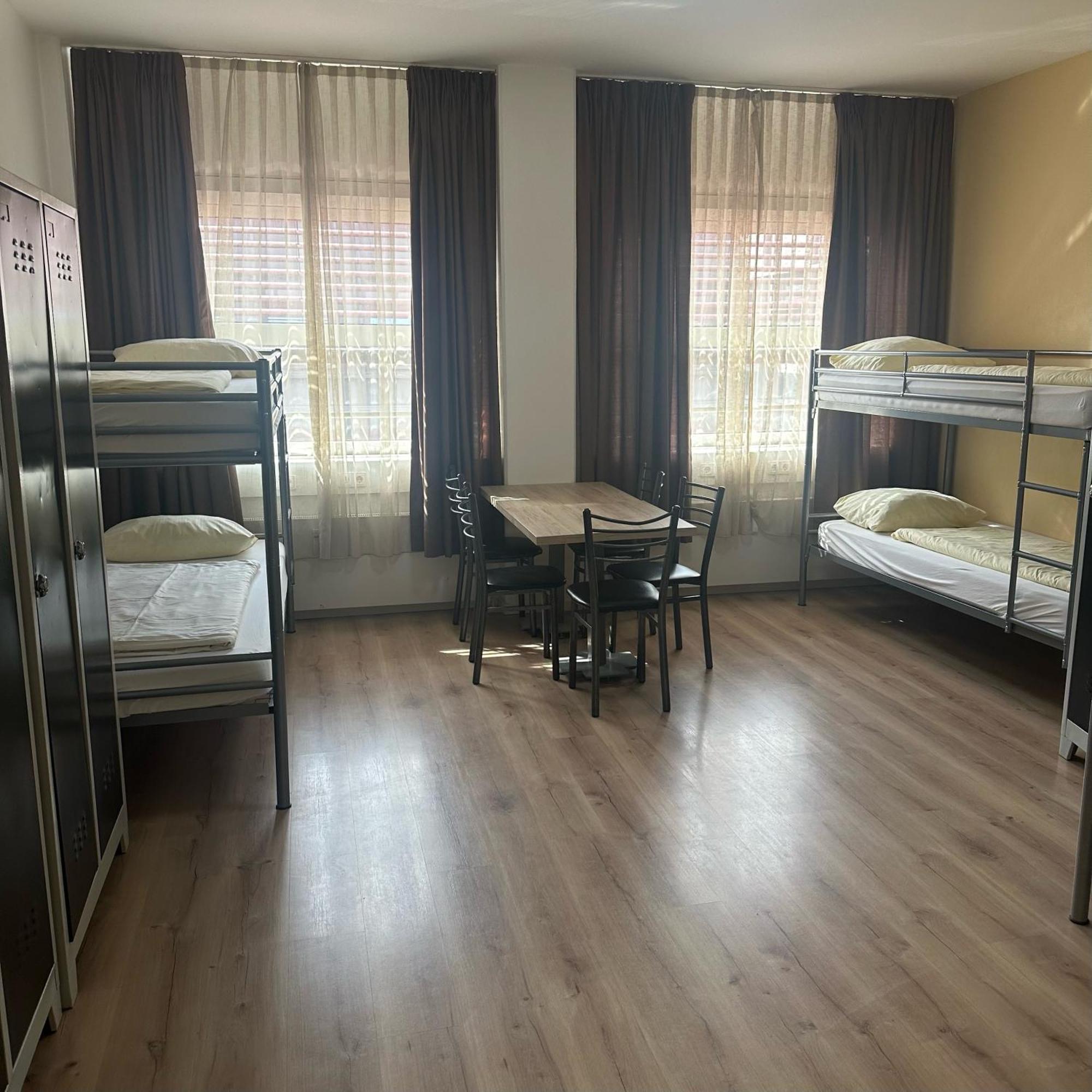 Low Budget Hostel Мюнхен Екстериор снимка