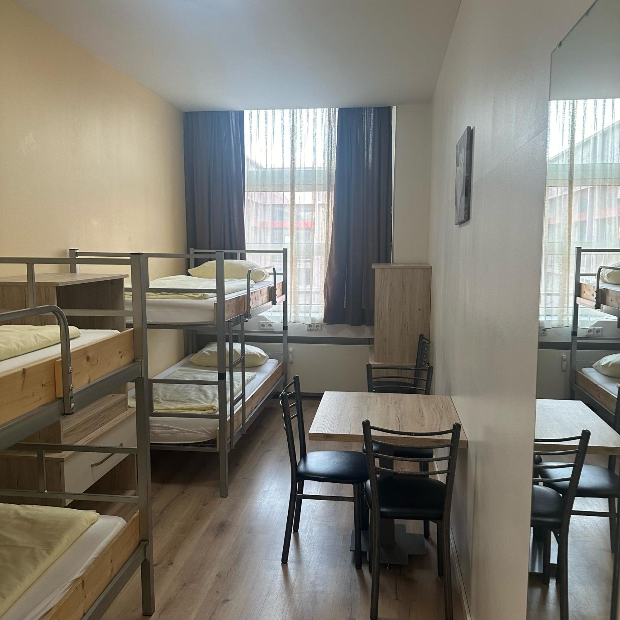 Low Budget Hostel Мюнхен Екстериор снимка
